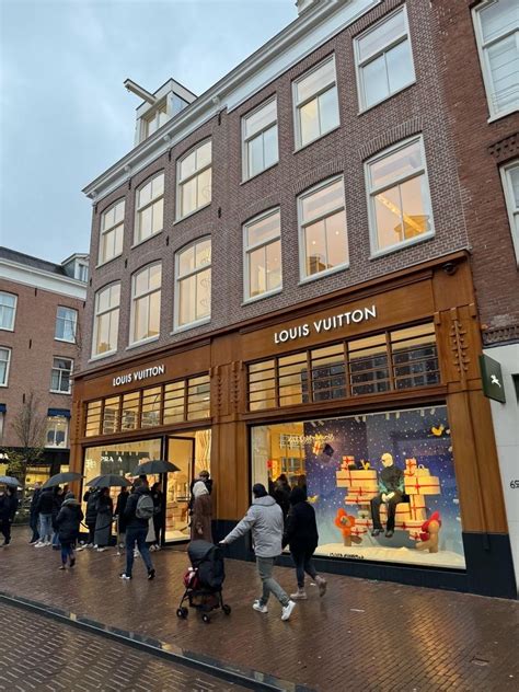 louis vuitton boek nederlands|louis vuitton amsterdam hooftstraat.